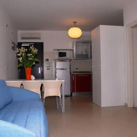 Apartman Cozy Coastal Haven With Air Conditioning