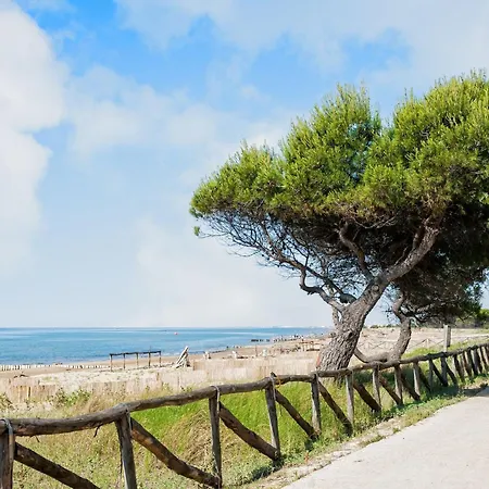 Cozy Coastal Haven With Air Conditioning Apartman *