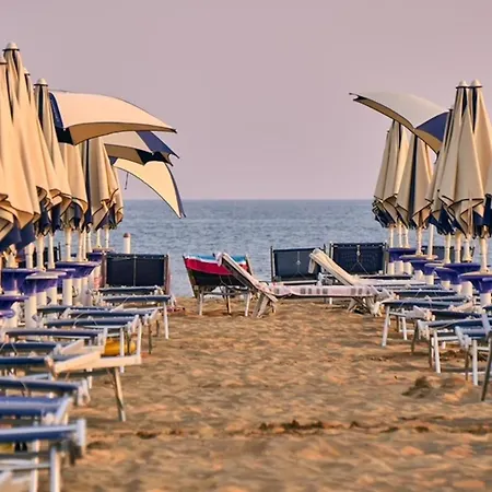 Cozy Coastal Haven With Air Conditioning Apartman Bibione